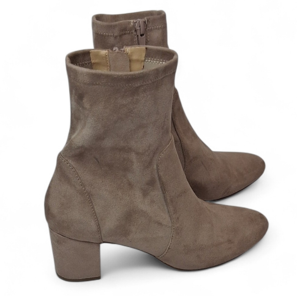 Vaneli Elegant Light Brown Stevy Suede Sock Style Women's Ankle Boots Size 9
